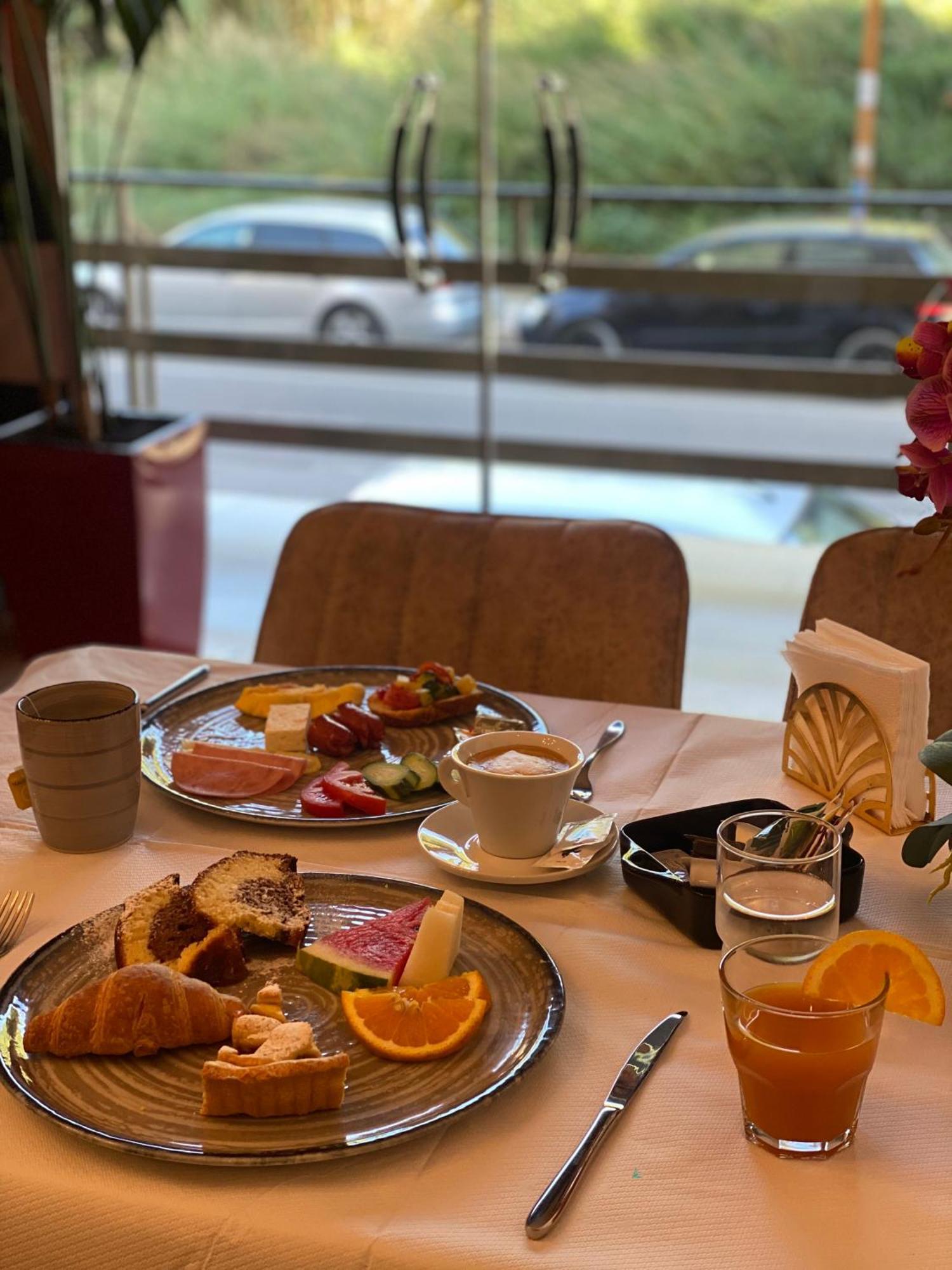 Peaky Hotel Dıraç Dış mekan fotoğraf